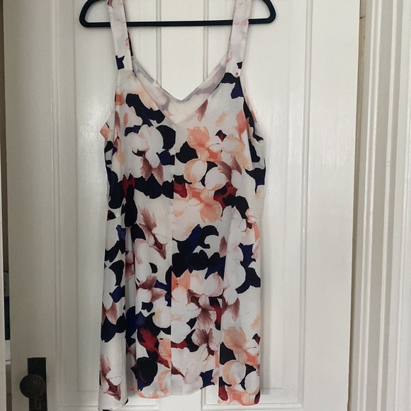 1.State Dress - Picture 2 of 4